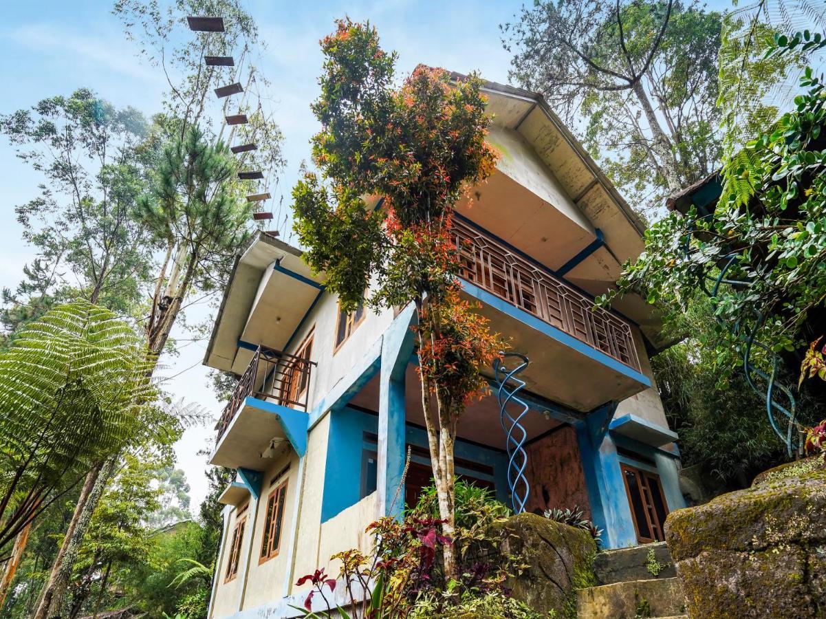Oyo Homes 90915 Eco Tourism Desa Cihanjuang Rahayu Ciwangun Indah Camp Villas Bongkar Exterior photo