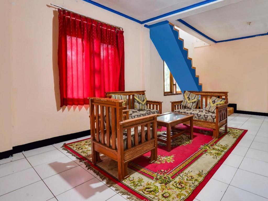 Oyo Homes 90915 Eco Tourism Desa Cihanjuang Rahayu Ciwangun Indah Camp Villas Bongkar Exterior photo